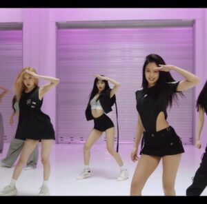 Leejung Lee Instagram - _
⚔️Shut Down⛓ by @blackpinkofficial 

핑크베놈에 이어 셧다운 안무에도 참여 했습니다. 쓰고 싶은 말들이 정말 많지만.. 제가 이 작업을 하면서 배우고 느낀 모든 감정과 감사함은 더 발전한 저의 춤으로 표현하고 보답해드리겠습니다. 도와주시는 모든 분들, 특히 함께 해주시는 시안 댄서분들, 항상 좋은 기회 주시는 @yg_ent_official , 재욱대표님, 감자언니, 리카언니, 제연오빠, 우리 매니저님 포함 YGX의 모든 식구들 정말 감사하고 사랑합니다. 뮤직비디오 부터 해외일정 까지 소화하고 계신 크레이지 언니들도 정말 사랑하구요. 블랙핑크 최고최고🖤

Pink Venom to Shut Down, it was such a long but a meaningful journey to me for past 3 months, I can’t believe it’s finally out now in this world! Participating in this album as a choreographer with the living legends ( @kylehanagami , @kieltutin , @taryncheng ) and working with BlackPink is the moment that I would never forget. Thanks to all of my submission and tour dancers, and to my home YGX for the endless support. Stay tuned for more to come!

Choreographed by
@kylehanagami 
@kieltutin 
@taryncheng
@leejung_lee 

Directed by @jw_lee78 & @__gamzza 

Special thanks to @ygx_official