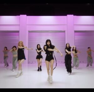 Leejung Lee Instagram - _
⚔️Shut Down⛓ by @blackpinkofficial 

핑크베놈에 이어 셧다운 안무에도 참여 했습니다. 쓰고 싶은 말들이 정말 많지만.. 제가 이 작업을 하면서 배우고 느낀 모든 감정과 감사함은 더 발전한 저의 춤으로 표현하고 보답해드리겠습니다. 도와주시는 모든 분들, 특히 함께 해주시는 시안 댄서분들, 항상 좋은 기회 주시는 @yg_ent_official , 재욱대표님, 감자언니, 리카언니, 제연오빠, 우리 매니저님 포함 YGX의 모든 식구들 정말 감사하고 사랑합니다. 뮤직비디오 부터 해외일정 까지 소화하고 계신 크레이지 언니들도 정말 사랑하구요. 블랙핑크 최고최고🖤

Pink Venom to Shut Down, it was such a long but a meaningful journey to me for past 3 months, I can’t believe it’s finally out now in this world! Participating in this album as a choreographer with the living legends ( @kylehanagami , @kieltutin , @taryncheng ) and working with BlackPink is the moment that I would never forget. Thanks to all of my submission and tour dancers, and to my home YGX for the endless support. Stay tuned for more to come!

Choreographed by
@kylehanagami 
@kieltutin 
@taryncheng
@leejung_lee 

Directed by @jw_lee78 & @__gamzza 

Special thanks to @ygx_official