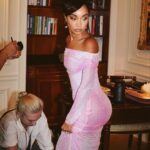 Leigh-Anne Pinnock Instagram - It's giving 90s Black Beauty Magazine 😍🖤 fun night at the @britishvogue @mrselfportrait party! This dress was everything 😩