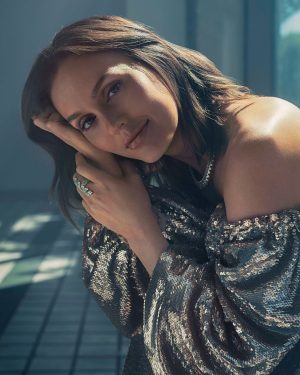 Leighton Meester Instagram - Alexa, watch Single Parents.