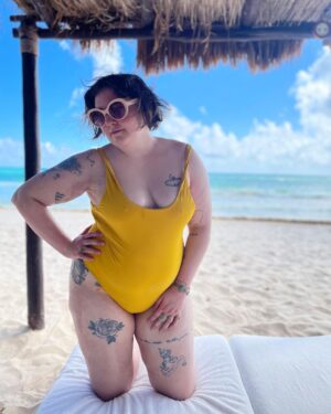 Lena Dunham Instagram - Until I was 10 I was scared of the beach and would cry hysterically if I touched sand. So I guess what I’m saying is have faith, people can CHANGE!!!