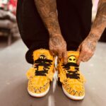 Lennox Instagram - 👽@lennox se junta de nuevo con todos los poderes Hoy les muestro unas DE LAS Ideas mas duras DE MI GANG nuestro hermano @brunovvision Junto a @danyweird CREAMOS UNAS Air Jordan 1 Off-White Chicago completamente desde 0 hechas con una bata @versace @lennox pieza 1/1 que opinas de esto @durinipuertorico ? Miami, Florida
