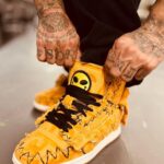 Lennox Instagram - 👽@lennox se junta de nuevo con todos los poderes Hoy les muestro unas DE LAS Ideas mas duras DE MI GANG nuestro hermano @brunovvision Junto a @danyweird CREAMOS UNAS Air Jordan 1 Off-White Chicago completamente desde 0 hechas con una bata @versace @lennox pieza 1/1 que opinas de esto @durinipuertorico ? Miami, Florida