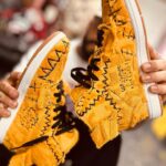 Lennox Instagram - 👽@lennox se junta de nuevo con todos los poderes Hoy les muestro unas DE LAS Ideas mas duras DE MI GANG nuestro hermano @brunovvision Junto a @danyweird CREAMOS UNAS Air Jordan 1 Off-White Chicago completamente desde 0 hechas con una bata @versace @lennox pieza 1/1 que opinas de esto @durinipuertorico ? Miami, Florida