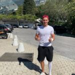 Leon Goretzka Instagram - Vielen Dank für eure Genesungswünsche, die mir viel Kraft geben! Der gestrige Eingriff in Innsbruck war erfolgreich und mir gehts nach dem anfänglichen Schock sehr gut. Gemeinsam haben wir mit dem @fcbayern dem @dfb_team und mit Euch als Fans im Rücken in dieser Saison extrem viel vor. Ich gebe alles, schnellstmöglich wieder auf dem Platz zu stehen und bin guter Dinge, nicht allzu viel zu verpassen 👊🏼💪🏼