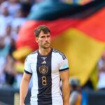 Leon Goretzka Instagram - Ihr wisst, wie stolz es mich macht, für Deutschland zu spielen. Ich bin extrem enttäuscht von der überraschenden Entscheidung, im September nicht dabei zu sein. Gerade die letzten Wochen haben sich wieder richtig gut angefühlt und ich habe mich brutal darauf gefreut, auch in der Nationalmannschaft meinen Beitrag zu leisten, dass wir als Team zurück in die Erfolgsspur kommen. Das habt ihr alle, das hat ganz Deutschland verdient! Gleichzeitig muss ich die Entscheidung des Trainers akzeptieren und werde weiter jeden Tag hart arbeiten um an den guten Start in die Saison anzuknüpfen. Ich wünsche uns allen zwei erfolgreiche Spiele und freue mich, wenn wir alle zusammen die Jungs bei den Spielen unterstützen ! Spätestens zur EM in unserem Land brauchen wir Euch alle ! Danke für Euren Support !