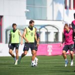 Leon Goretzka Instagram - Guter Start in die letzte Trainingswoche vor dem Bundesligastart 🔴⚪️ … Turniersieg inklusive ! 🤝🏼😬