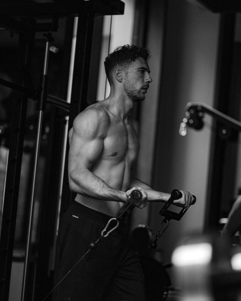 Leon Goretzka Instagram - Last gym session before heading back to munich 💪🏼