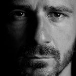 Leonardo Bonucci Instagram - Sono Leonardo Bonucci e da 19 anni faccio il calciatore professionista In questo lungo tempo di impegno e dedizione, so di essere stato una persona divisiva è per questo che tutto l’amore che ho ricevuto si è sempre mescolato a molto altro Schiaffi e carezze Oggi, fedele a me stesso, vi guardo negli occhi tifosi e giudici perché una storia così merita rispetto È un tempo di saluti sofferti quello per decidere, a malincuore, che si è arrivati davvero, in fondo Grazie a Voi per la forza degli abbracci ma anche per tutte le critiche che mi hanno fatto capire chi dovevo imparare ad essere Quello che abbiamo raggiunto insieme Il tempo lo ha detto non è stato facile da costruire e non lo sarà da ripetere ma il cuore è capace di grande memoria lo sapete bene Oggi, tifosi, Bianconeri, si chiude il capitolo più grande della mia vita Sognavo un giusto finale la possibilità di chiuderlo con Voi questo purtroppo non accadrà ma il tempo, ancora una volta ci sarà amico, ne sono certo Nel domani, che adesso è già qui sarò sempre io lo stesso Leonardo lo stesso Bonucci