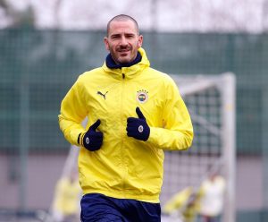 Leonardo Bonucci Instagram - At work 💪🏻 #LB19