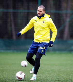Leonardo Bonucci Instagram - Day by day #LB19