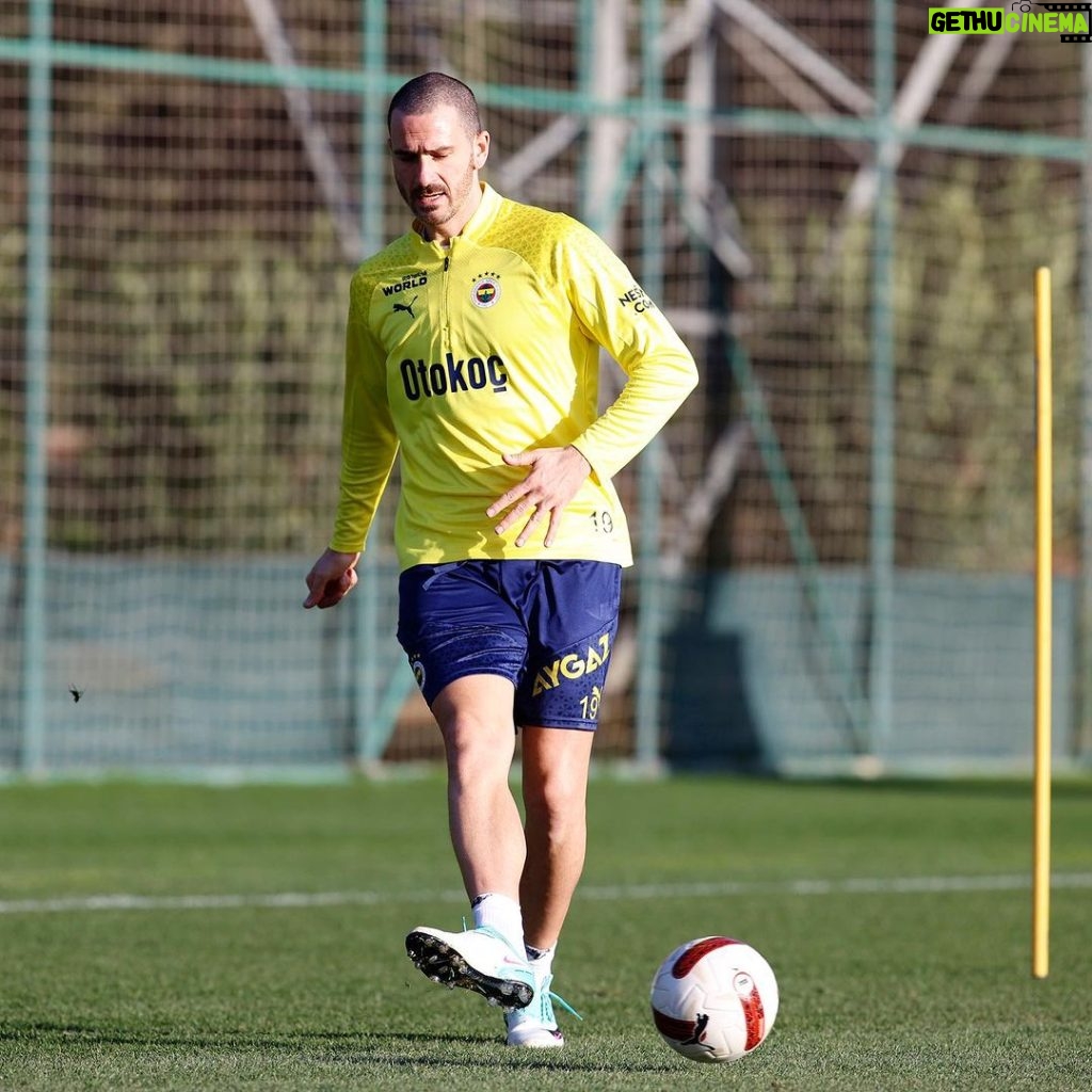 Leonardo Bonucci Instagram - Friday session #LB19 Fenerbahçe Spor Kulübü Samandıra Can Bartu Tesisleri