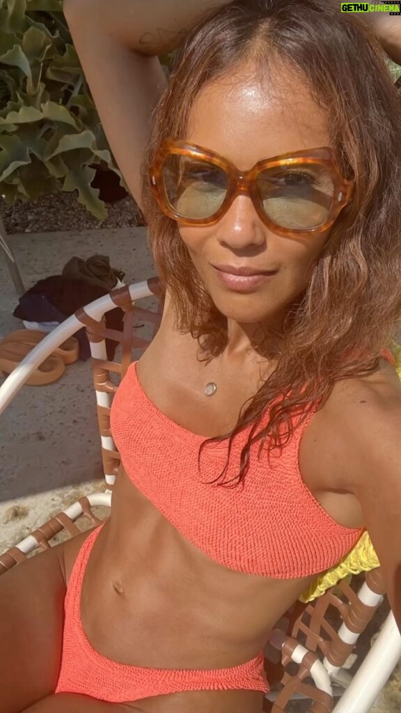 Lesley-Ann Brandt Instagram - ☀️salute