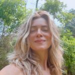 Letícia Spiller Instagram - 2024=2+2+4=8=união entre as duas forças do universo=ascendente e descendente=equilíbrio=justiça=paz=uno=amor 🤍🙏🏽💫