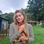 Letícia Spiller Instagram - Tietando Laura 🐓❤️ Quem sabe ela me leva para um de seus passeios alienígenas… #avidaíntimadelaura #claricelispector ❤️❤️