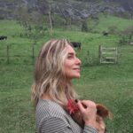 Letícia Spiller Instagram - Tietando Laura 🐓❤️ Quem sabe ela me leva para um de seus passeios alienígenas… #avidaíntimadelaura #claricelispector ❤️❤️