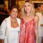 Letícia Spiller Instagram - A @leciabrasil nasceu. Um sonho antigo que compartilho e realizo ao lado de mulheres potentes, @fabiwollner e @eduardawollner. Sempre fui ligada à moda e acredito que nossa roupa reflete o que somos. Lecia é uma marca leve, diversa, com muita energia e personalidade, que envolve arte, sustentabilidade e a inclusão social. Parte dos nossos produtos serão produzidos por mulheres do sistema carcerário potiguar com o objetivo de ressocialização e reinserção no mercado de trabalho. Nosso propósito é unir forças para criarmos um mundo melhor e mais justo. Quero agradecer a todos que fizeram a Lecia acontecer, obrigada também aos meus amigos e convidados queridos pela troca e carinho no evento de lançamento ontem. Te convido a conhecer a, @leciabrasil e toda felicidade em ser. Descubra as peças disponíveis no site: www.leciabrasil.com.br Local: @yoo2rio Bebidas: @grandcruvinhos Banda: @fuzeoficial Dj: @melodanieel Produção executiva: @gibao.criativo Diretor Executivo: @marcusdepedro Diretor Criativo: @melodanieel Head Estratégico: @nattadanttas Redatora: @gabrielaspearsof Diretor de Arte: @lucasflho Fotos: @saulorch