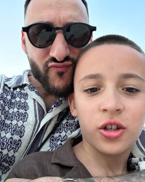 Levan Goroziya Instagram - Быть рядом с ними. Слышать их смех. Разговаривать о будущем. Вспоминать и фантазировать. Есть бесконечно арбуз, панкейки и пить манго джус. Смотреть на звезды и корчить рожи акулам. Играть в дартс и читать книги. Бесконечно целоваться и обнимать их. Видеть, как они счастливы. Смотреть в джунглях человека-паука и набивать живот попкорном. Нырять бомбочкой и изображать дельфинов. Понимать их с полуслова. Благодарить бога за возможность. Выдохнуть и вдохнуть. И навсегда оставить в памяти. Дать клятву и загадать вернуться снова. Семья всегда на первом месте! @vakkarumaldives спасибо за уют и заботу! 
Еще одна семейная мечта со стены желаний в копилку. А сколько таких еще. ❤️