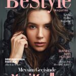 Leyla Lydia Tuğutlu Instagram - BeStyle Ekim🍁🍂🤎 Şahane bir ekiple harika bir çekim yaptık✨ BeStyle October 22 thanks to our great team🙏 Röportaj: @tugceorcunus Fotoğraf: @biemre Styling: @_muratsenturk @bircenazkos Saç: @mutluahmet.sinan Makyaj: @pelinpehlivanogluu Backstage: ygtguven Fotoğraf Asistanı: @erolyusuff Makyaj Asistanı: @fundakonakcii Dijital İçerik Direktörü: @tugceorcunus Dijital İçerik Editörü: @kezbanbelettt @naymanbatimor @hamiyetaktass