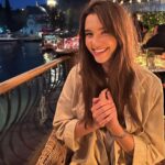 Leyla Lydia Tuğutlu Instagram - Posing while freezing😂 📷: @mertvidinli