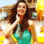 Leyla Lydia Tuğutlu Instagram - Yaz yaklaşmaya başladı kızlar😊 #heranpuruzsuz hashtagi ile sen de benim gibi en güzel yaz fotoğrafını paylaş 13 mayıs cumartesi Şaşkınbakkal Watsons'da sürprizimizi kazanan 5 kişiden biri ol! 💖💖💖#veetleheranguzel #heranpuruzsuz #veet