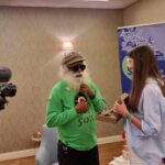 Leyla Lydia Tuğutlu Instagram - Thank you @sadhguru for this movement and raising awareness about soil extinction. (and for your stopover in Istanbul😊)Such an inspiration. Soil extinction is a very serious problem threatening our world and we must all take this serious. We have an amazing nature working in harmony and balance and it is time not to only take but give something back to our earth. We only have max 60 years of soil left and that means next generations will have less soil and nutritious food. The best thing we can do is to talk about it and share it as much as possible #savesoil there is more information on @consciousplanet 💚 Bu hareket ve farkındalık için teşekkür ederim @sadhguru ve İstanbul'a geldiğin için. En fazla 60 yıllık verimli toprağımız kaldı ve bunu çok ciddiye almamız gerekiyor. Bugün 23 Nisan ve çok anlamlı bir günde bu konuyu konuştuk. Gelecek nesiller için çocuklarımız için bilinçli olmamız çok önemli. 'Biz ne yapabiliriz?' diye sorduğumda 'en önemlisi bunu paylaşmak ve konuşmak' dedi. Mümkün olabildiğince #savesoil paylaşalım. Daha fazlası için @consciousplanet 💚