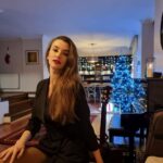 Leyla Lydia Tuğutlu Instagram - Hepimiz için sağlıklı ve mutlu bir sene olsun❤️Happy new year🥂