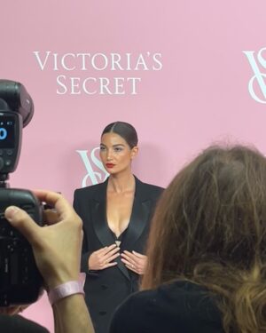 Lily Aldridge Instagram - What a magical night to be back with @VictoriasSecret celebrating #TheTour23 🩷 Thank you for having me for my 10th show 🥹🤗🫶 Love you alllll 🎉🤗🥰
Wearing my fave Love Cloud Bra styled by #CamillaNickerson in @ysl 
Makeup by @hungvanngo 
Hair by @jacobrozenberg 
Nails @nailglam 
Red Carpet photos by @taylorehill 
Thank you @raulmartinez1024 ❤️