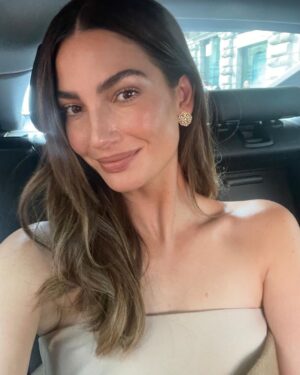 Lily Aldridge Instagram - 24 hours in Milan 🇮🇹