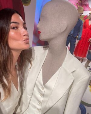 Lily Aldridge Instagram - 24 hours in Milan 🇮🇹