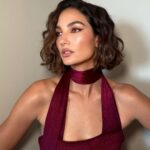 Lily Aldridge Instagram - Vintage Glam for a night out with @renchelseany 🖤 Styled by @daniellegoldberg wearing @newyorkvintageinc ⭐️ Hair @harryjoshhair Makeup @katiejanehughes Nails @ohmynailsnyc #RenHotels Renaissance New York Chelsea Hotel