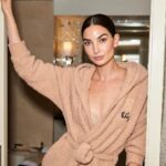 Lily Aldridge Instagram - A timeless @Chantecaille glam moment for the @vanityfair Oscar Party last night! 💄 💫 Make up by @romyglow 📸 @jeffthibodeauco GET MY LOOK Future Skin Gel Foundation in Camomile Sheer Glow Rose Face Tint Cheek Gelée in Happy and Lively Lip Veil in Impatiens and Tamboti #Chantecaille #ChantecailleOnCamera #ChantecaillePartner