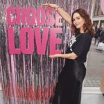 Lily James Instagram - Visit the the CHOOSE LOVE SHOP at 57 Carnaby street until 24th December 💫 OR shop online for vital supplies for refugees and displaced people across the world. From you, or in the name of a loved one, everything you buy goes straight to those who need it most. This year join me and shop with love. @chooselove Link in bio. ♥️♥️♥️♥️ @davebenett 📷
