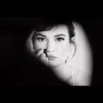 Lily James Instagram - Feels like a lifetime ago. The Critics Choice wearing @oscardelarenta. Thank you @conormcdphoto for capturing the day 📸 @rebeccacorbinmurray @halleybrisker @sofiatilbury @charlottetilbury @betina_goldstein you’re the dream. @onlynaturaldiamonds @debeersofficial so lucky 🖤 Los Angeles California