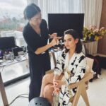 Lily James Instagram - I’m a little late... But this was the Golden Globes ♥️ Honoured to have been there Thank you @donatella_versace @charlottetilbury @onlynaturaldiamonds @harrywinston 🤍 And of course @rebeccacorbinmurray @ninapark @halleybrisker @betina_goldstein @taralcassandro damn I loved the chilled vibes x @shilabeautycenter