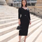 Lily James Instagram - Breathtaking show @fendi 🖤🇫🇷Congratulations @mrkimjones @silviaventurinifendi @delfinadelettrez #FendiCouture