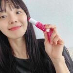 Lim Se-mi Instagram – 안녕하세요 연휴 막바지 잘 보내고 계신가요? 
제가 앰배서더로 활동중인 프랑스 리얼 클린뷰티 라로제가 
국내에서 처음으로 팝업을 시작합니다 ! 
팝업 오픈 첫날 저도 창립자인 콜린과 함께 할 예정입니다 🙂
2월 15일 목요일 현대백화점 목동점 비클린 매장에서 11:30-12:30 약 한시간 동안 진행할 예정이니 꼭 놀러오세요!
제가 직접 자세히 설명해드릴게요! 목요일에 만나요 🤍

@larosee_korea @laroseecosmetiques 

🩵라로제 팝업 스토어 일정🩵
-2월 15일~21일: 목동점
-2월 22일~28일: 판교점
-2월 29일~3월 6일: 더 현대 여의도

#라로제 #프랑스리얼클린뷰티 #비클린 #현대백화점목동점
#Larosee #laroseecosmetiques #larosée