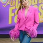 Lina Tejeiro Instagram - Resumen de la primera semana de #LaPrevia y el #AfterShow de @vix @lacasadelosfamososcolombia1 Ustedes que que team son? #TeamInfierno 🔥 😈 o #TeamCielo ⛅️ 😇 Los leo 👀 👇🏻 📸 @waltergomezurrego