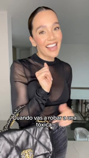 Lina Tejeiro Instagram - Cuando vas a robar una tóxica. 💁🏼‍♀️