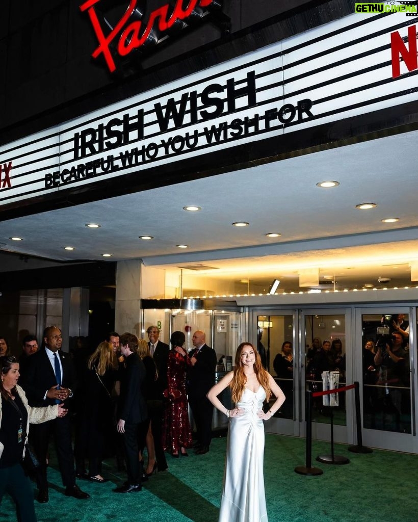 Lindsay Lohan Instagram - Irish Wish Premiere ☘️🤍 Makeup: @kristopherbuckle Hair: @daniellepriano Styling: @marielhaenn #randm @robzangardi Nails: @enamelle Photography: @thestewartofny #netflix #netflixfilm New York, New York