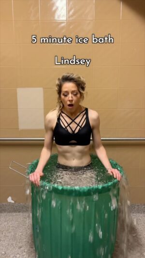 Lindsey Stirling Instagram - Ice bath with the gang!