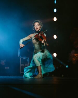 Lindsey Stirling Instagram - Can’t believe we only have 5 shows left in the US camera @thewastingtimeco