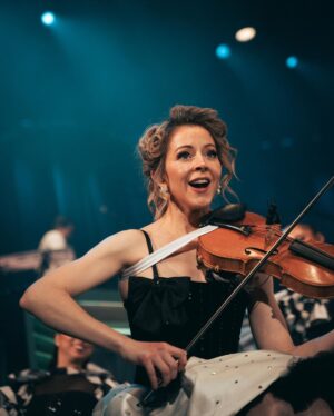 Lindsey Stirling Instagram - Can’t believe we only have 5 shows left in the US camera @thewastingtimeco