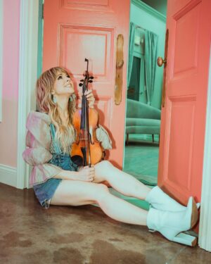 Lindsey Stirling Instagram - Giving fully of your heart is never ever stupid and it’s never a waste. Even if in the end that passion wasn’t valued, returned or deserved. I will not allow myself to feel like I’m the idiot in a journey that I showed up fully for. I’m going to call that bravery. 📸 @heather.rival
