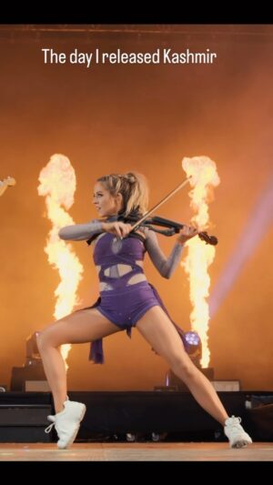 Lindsey Stirling Instagram - #kashmir #lollapalooza