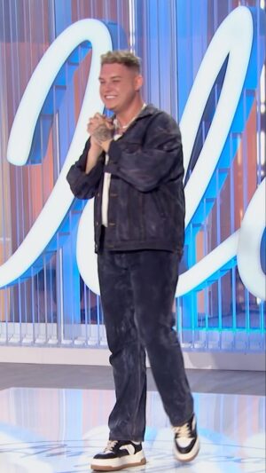 Lionel Richie Instagram - @itsmichaelrice_ remembers his late father, singing “Because of You” by @kellyclarkson. ❤️‍🩹 Watch #AmericanIdol this Sunday, 8/7c on ABC.