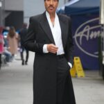 Lionel Richie Instagram - THE GRAND FINALE// Unforgettable Moments, Extraordinary Talent ⭐️ It’s time to find the Next #AMERICANIDOL! Let’s go !! In full @ysl @davethomasstyle 📸 Dirk Vanoucek