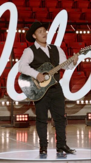 Lionel Richie Instagram - 15-year-old @tristonharpermusic is tellin’ his story and makin’ Alabama proud! 🎶 ❤️ Watch his full audition ahead of #IDOL on Sunday!