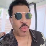 Lionel Richie Instagram - 🏝️ 😎