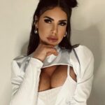 Lis Vega Instagram - 🤍 In my world there are only paths full of possibilities, learning, love, good energy, light and high vibrations. #nevergiveup #newmusic #comingsoon #lapoetadelourbano #myfoow by @mystikactivemx #newcollection 🤍 𝓜𝔂 𝓵𝓲𝓯𝓮